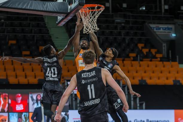 随着国际比 随着国际比