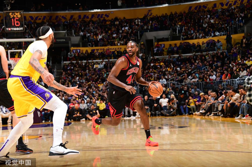 岁再度捧杯 岁再度捧杯